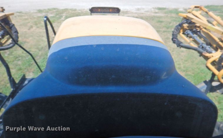 image for item DP4665 2014 Rogator RG900  sprayer