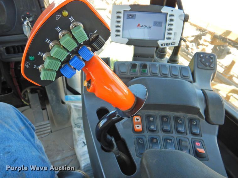 image for item DP4665 2014 Rogator RG900  sprayer