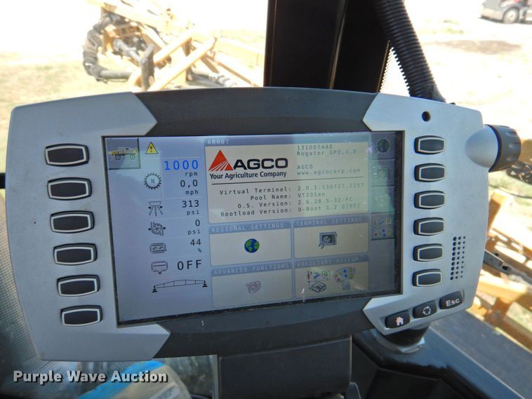 image for item DP4665 2014 Rogator RG900  sprayer