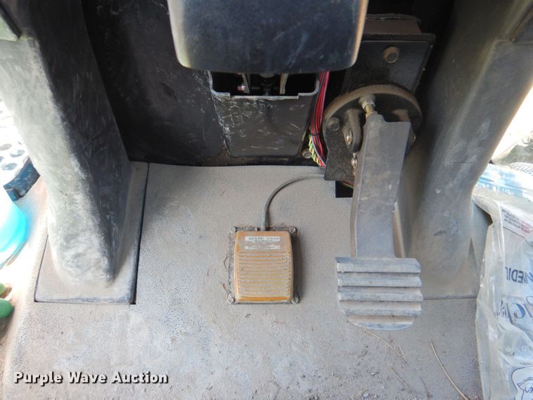 image for item DP4665 2014 Rogator RG900  sprayer