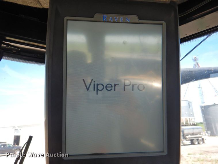 image for item DP4665 2014 Rogator RG900  sprayer