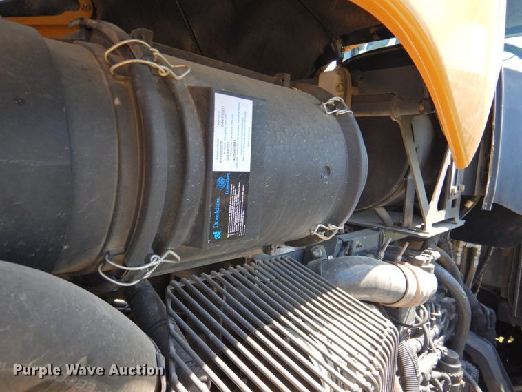 image for item DP4665 2014 Rogator RG900  sprayer