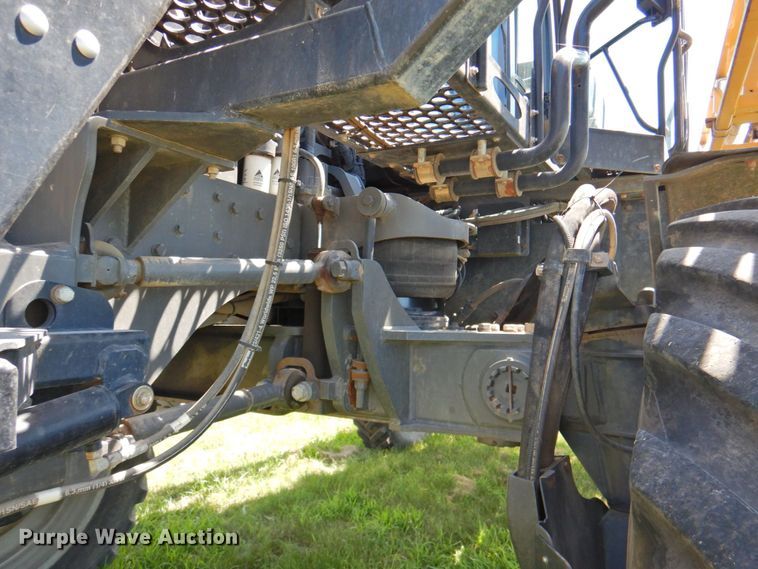 image for item DP4665 2014 Rogator RG900  sprayer