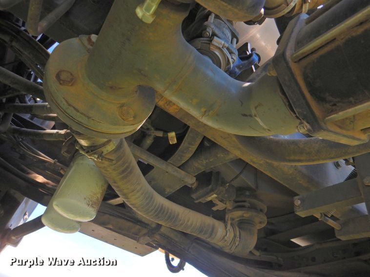 image for item DP4665 2014 Rogator RG900  sprayer