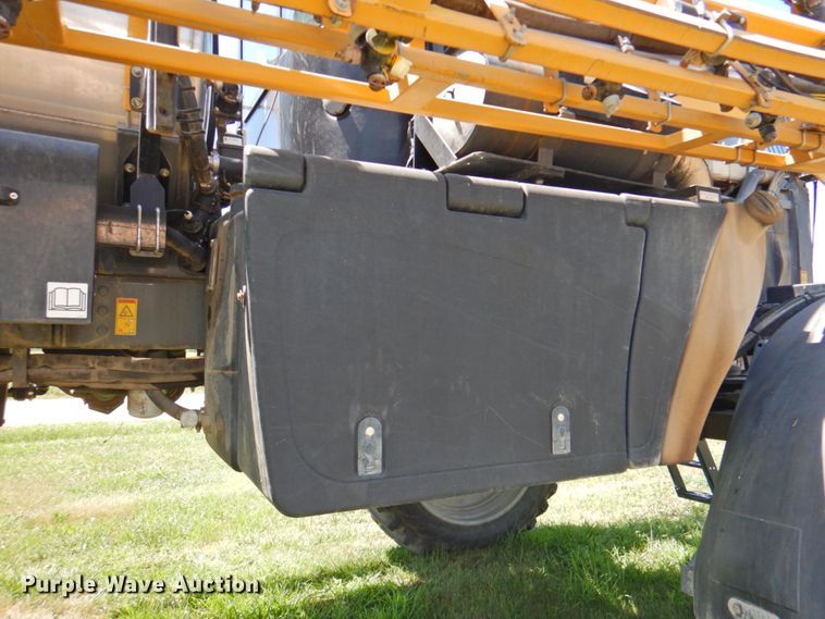 image for item DP4665 2014 Rogator RG900  sprayer