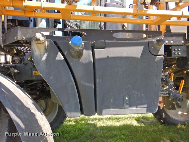 image for item DP4665 2014 Rogator RG900  sprayer