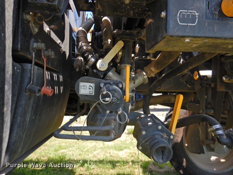 image for item DP4665 2014 Rogator RG900  sprayer