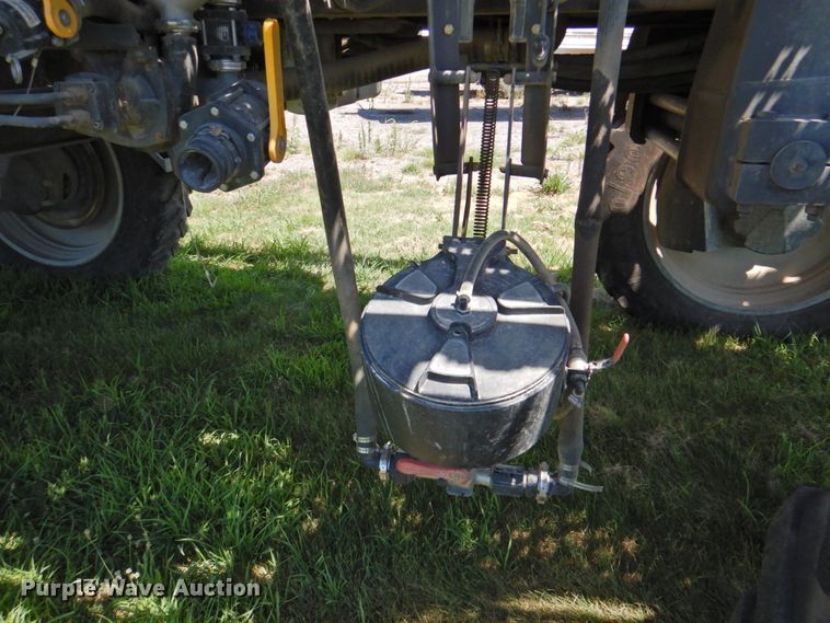image for item DP4665 2014 Rogator RG900  sprayer