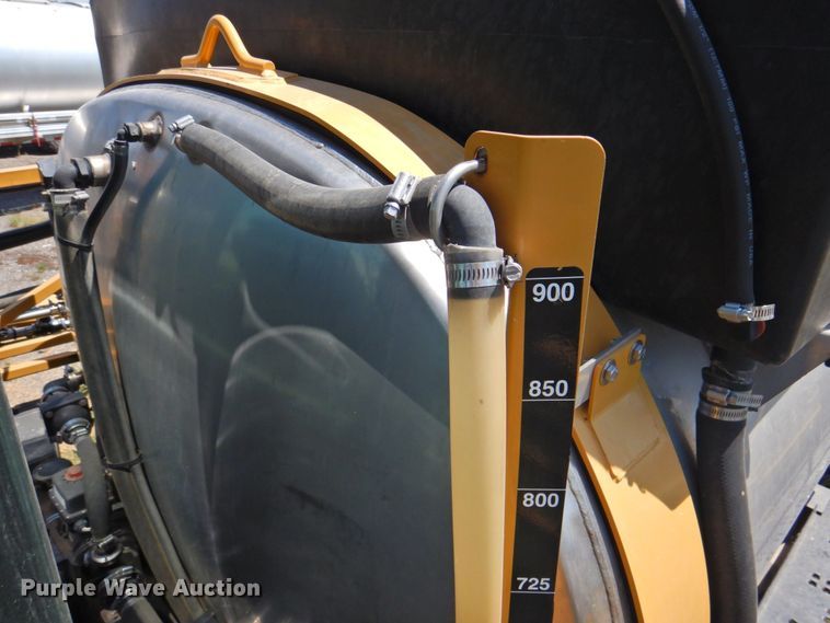 image for item DP4665 2014 Rogator RG900  sprayer