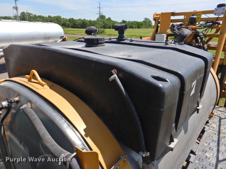 image for item DP4665 2014 Rogator RG900  sprayer