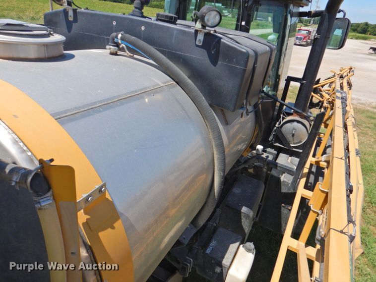image for item DP4665 2014 Rogator RG900  sprayer