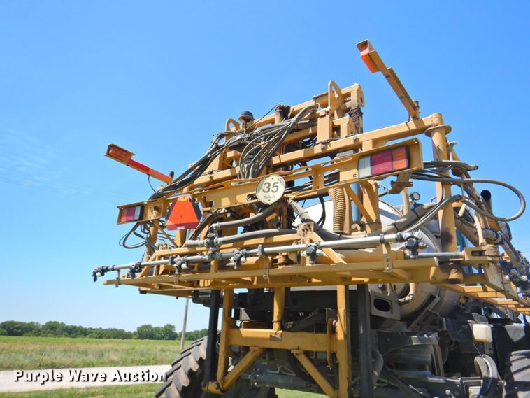 image for item DP4665 2014 Rogator RG900  sprayer