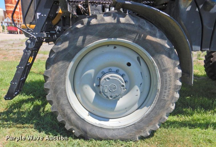 image for item DP4665 2014 Rogator RG900  sprayer