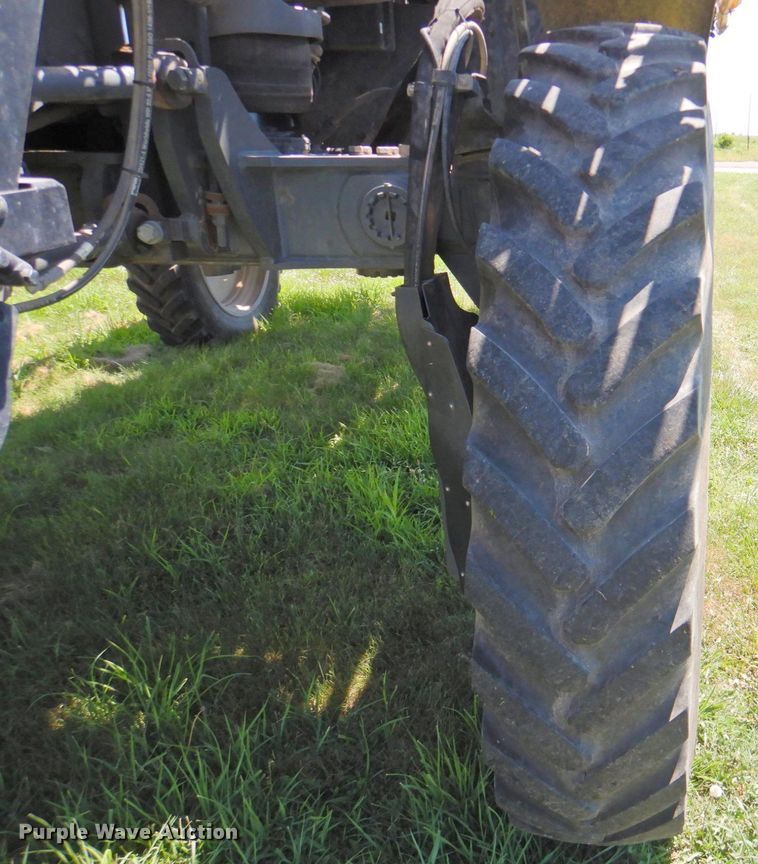 image for item DP4665 2014 Rogator RG900  sprayer