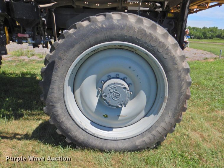 image for item DP4665 2014 Rogator RG900  sprayer