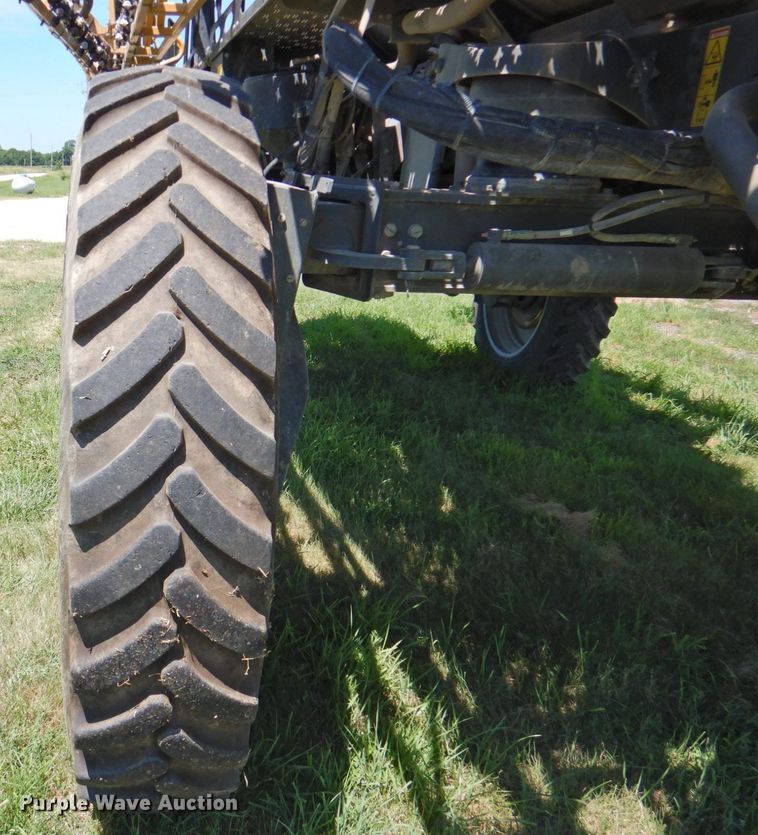 image for item DP4665 2014 Rogator RG900  sprayer