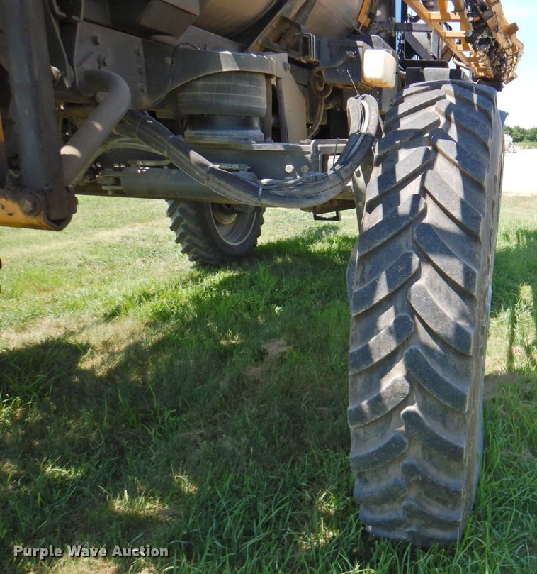 image for item DP4665 2014 Rogator RG900  sprayer