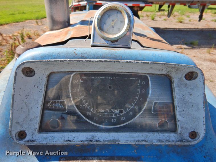 image for item DP4667 Ford 4000  tractor