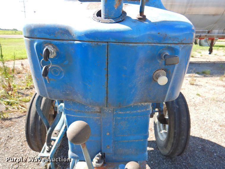 image for item DP4667 Ford 4000  tractor