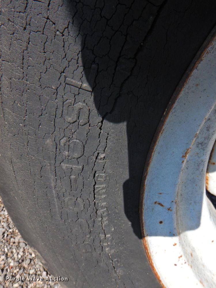 image for item DP4667 Ford 4000  tractor