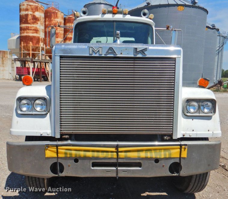 image for item DP4668 1981 Mack RWS786LS  flatbed truck with tank