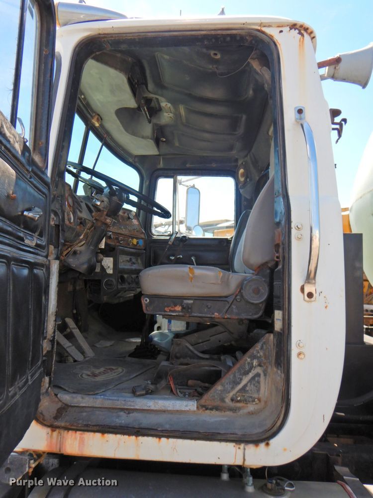 image for item DP4668 1981 Mack RWS786LS  flatbed truck with tank