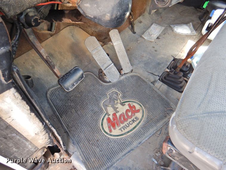 image for item DP4668 1981 Mack RWS786LS  flatbed truck with tank