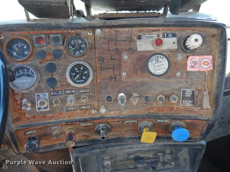 image for item DP4668 1981 Mack RWS786LS  flatbed truck with tank