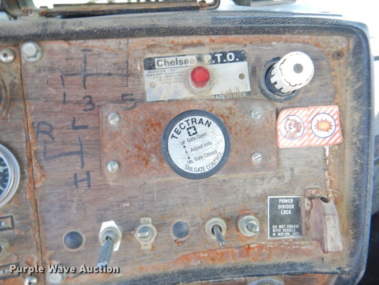 image for item DP4668 1981 Mack RWS786LS  flatbed truck with tank