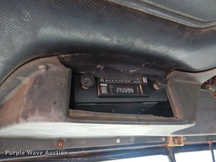 image for item DP4668 1981 Mack RWS786LS  flatbed truck with tank