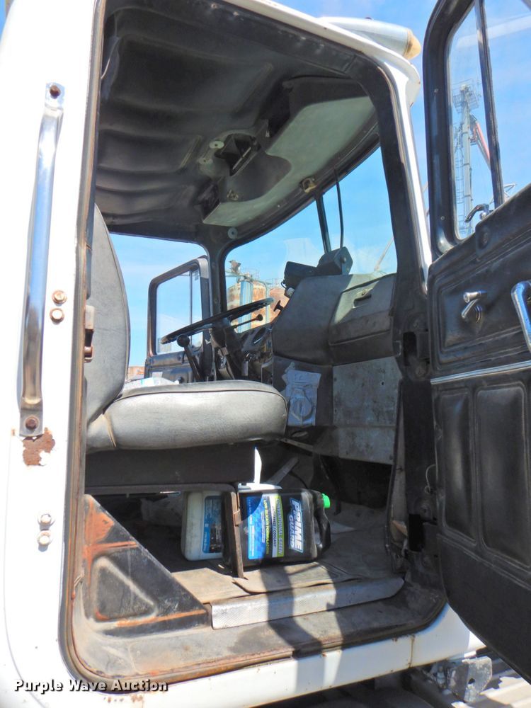 image for item DP4668 1981 Mack RWS786LS  flatbed truck with tank