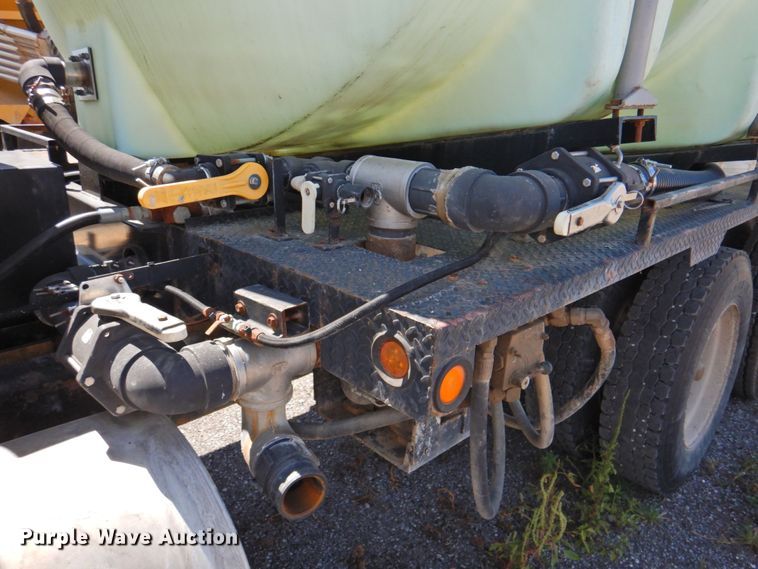 image for item DP4668 1981 Mack RWS786LS  flatbed truck with tank