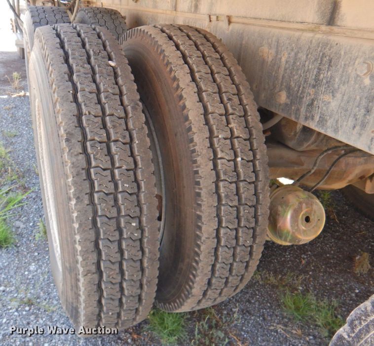 image for item DP4668 1981 Mack RWS786LS  flatbed truck with tank