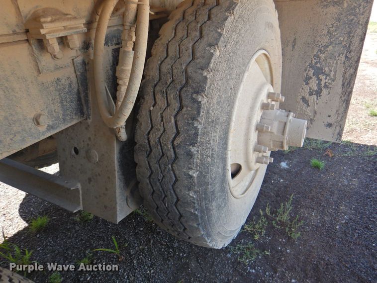 image for item DP4668 1981 Mack RWS786LS  flatbed truck with tank