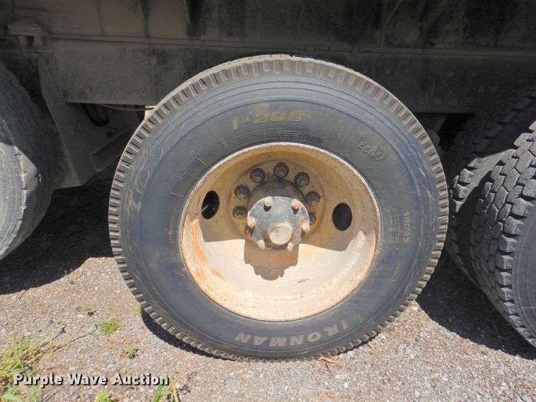 image for item DP4668 1981 Mack RWS786LS  flatbed truck with tank