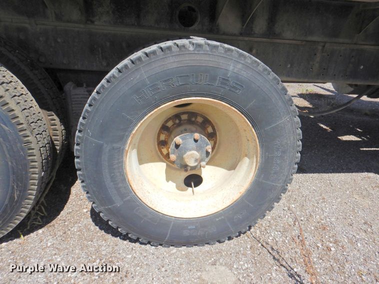 image for item DP4668 1981 Mack RWS786LS  flatbed truck with tank