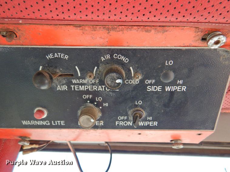 image for item DP4698 1982 White 2-135  tractor