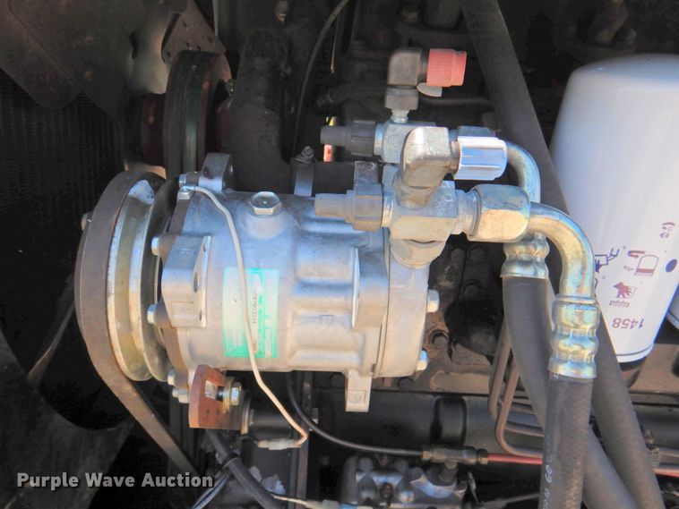 image for item DP4698 1982 White 2-135  tractor