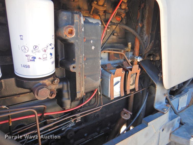 image for item DP4698 1982 White 2-135  tractor