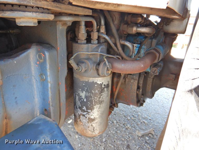 image for item DP4698 1982 White 2-135  tractor