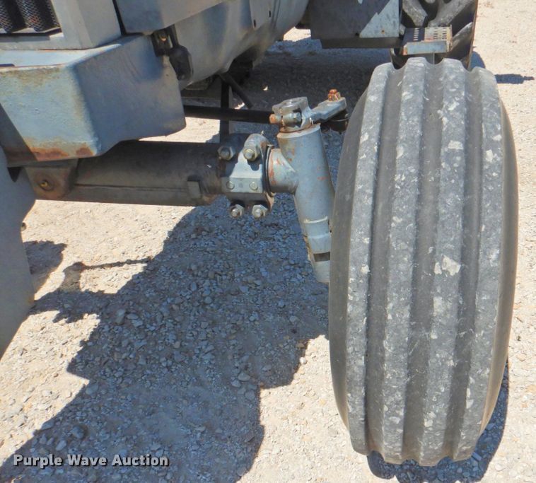 image for item DP4698 1982 White 2-135  tractor