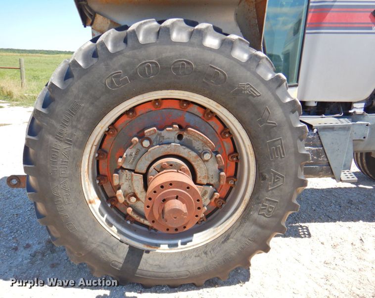 image for item DP4698 1982 White 2-135  tractor