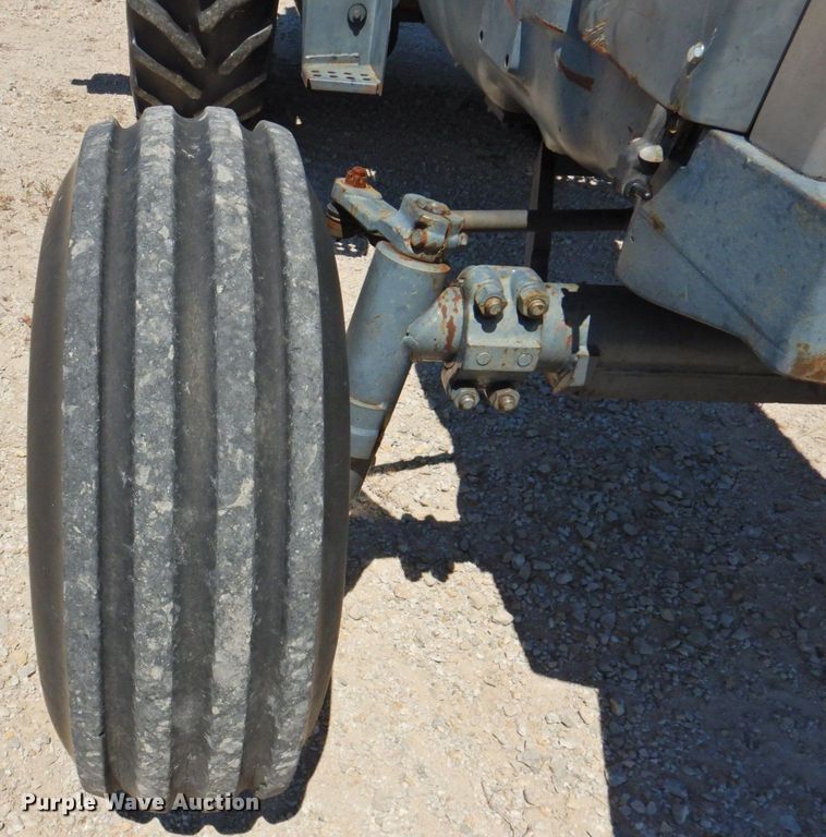 image for item DP4698 1982 White 2-135  tractor