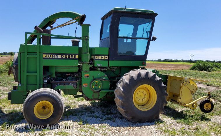 image for item DR0921 1991 John Deere 5830  forage harvester