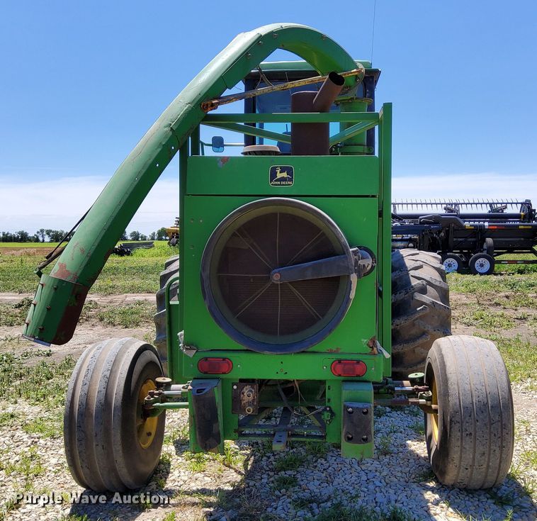 image for item DR0921 1991 John Deere 5830  forage harvester