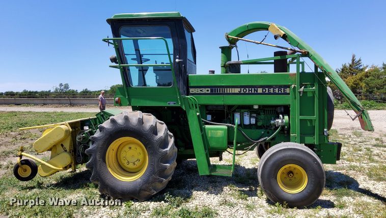 image for item DR0921 1991 John Deere 5830  forage harvester