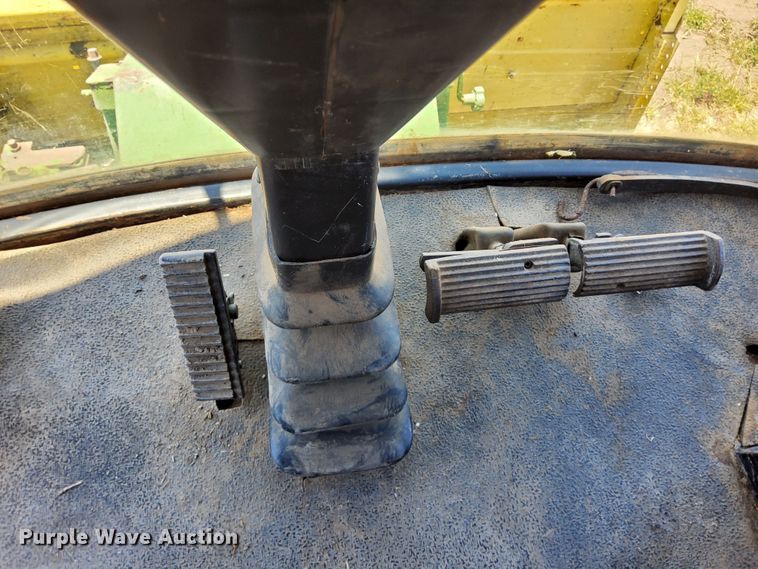 image for item DR0921 1991 John Deere 5830  forage harvester