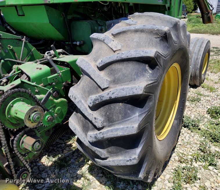 image for item DR0921 1991 John Deere 5830  forage harvester