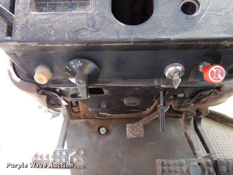 image for item DR1255 1985 John Deere 4850  MFWD tractor