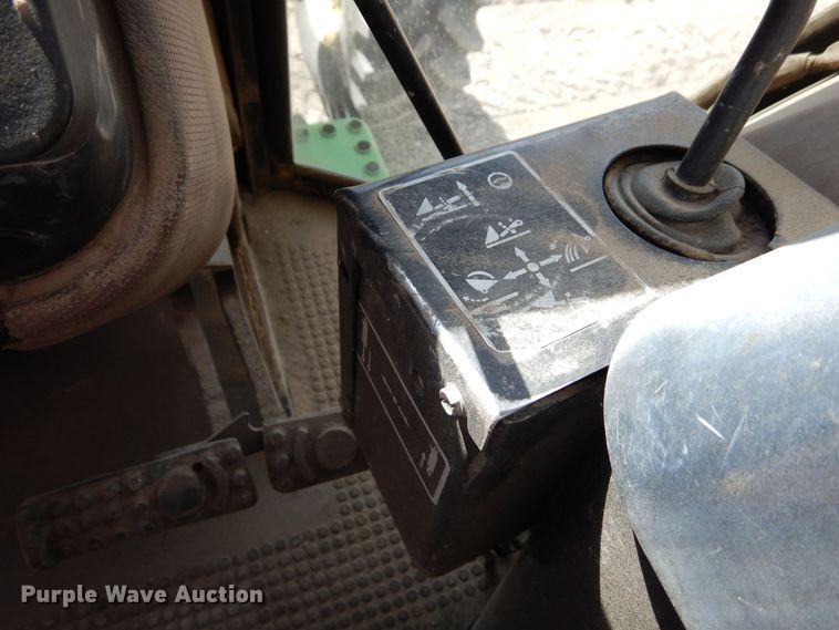 image for item DR1255 1985 John Deere 4850  MFWD tractor